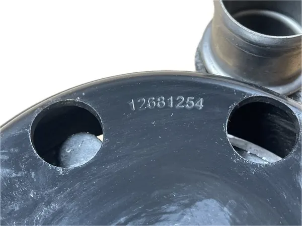 O2 CADILLAC ESCALADE IV 2014 6.2 Pompe à eau OEM 12668985 image 5