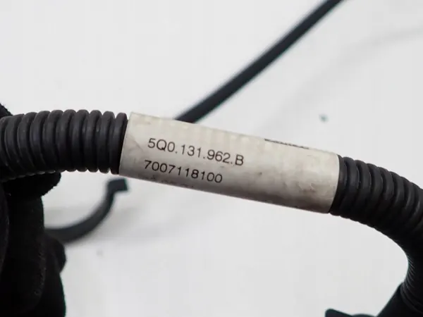 AdBlue-letku OEM 5Q0131962B Audi A3 8Y 2.0 TDI:lle image 8