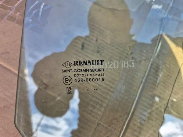 Renault Captur II Vänster Bakdörrsfönster OEM image 3