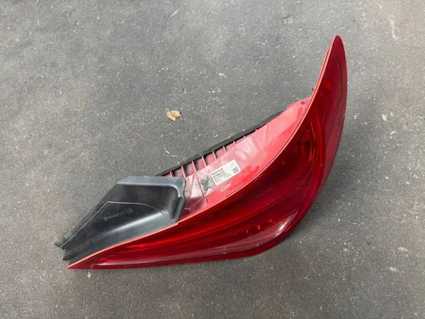 MERCEDES CLA 117 Luz Trasera Derecha A1179062400 image 3