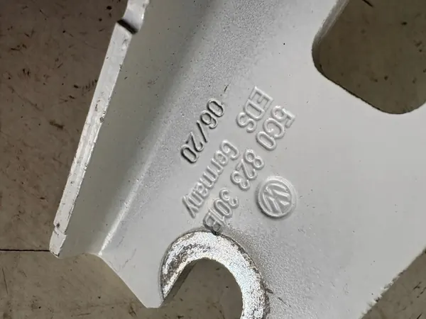 Bisagra de capó izquierda VW Golf 7 5G0823301B image 4