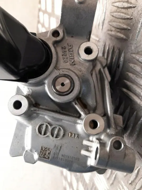 Pompe à huile Lexus UX 2019 OEM 081N07510102 Occasion image 5