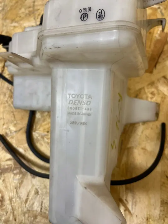 Spolarvätsketank Pump OEM 060851-438 Toyota RAV4 image 7