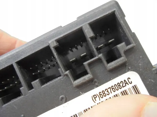 OEM P68376082AC Etu-oikea oven moduuli Jeep Cherokee image 4