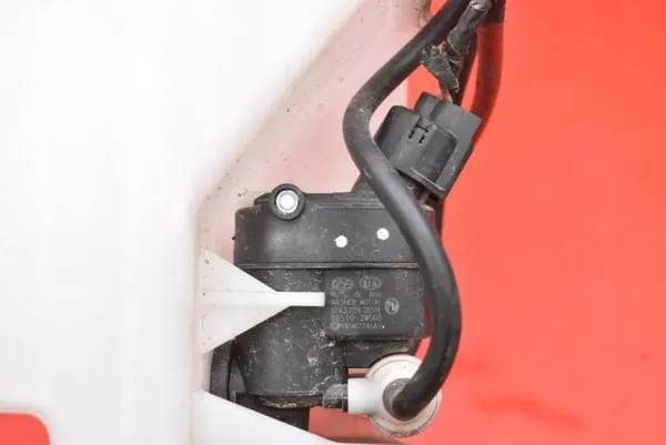 Spolarbehållare OEM 98610-N7100 för Hyundai Tucson image 8