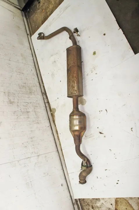 Begagnad Dacia katalysator OEM 208021717R image 6