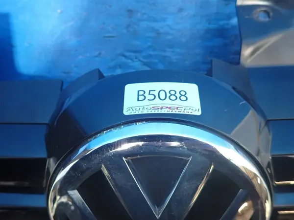 Volkswagen OE grill cover 5K0853651 image 6