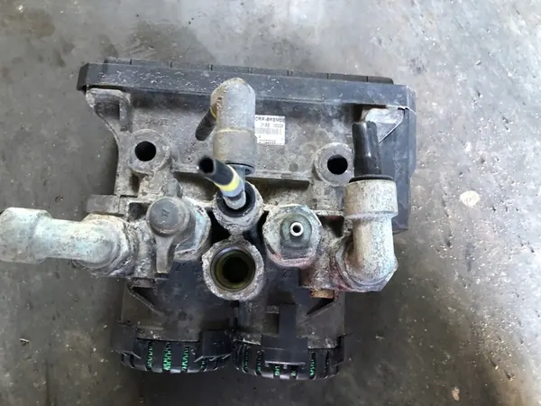 Válvula EBS Renault Midlum 21122035 image 2