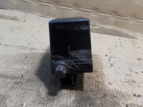 Volvo FH4 cabineliftpomp OEM 82053294 - Gebruikt image 2