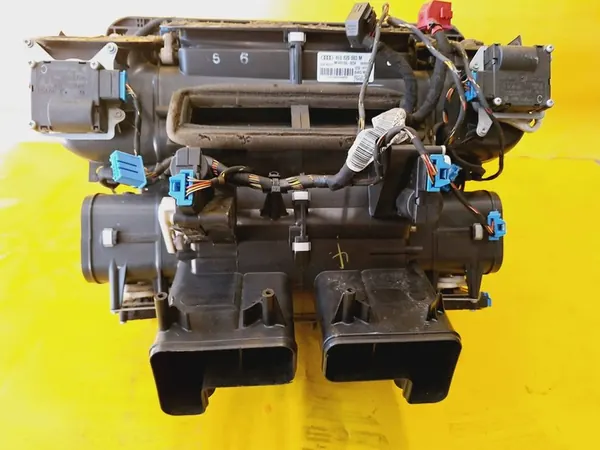 Audi A8 D3 Verwarming 4E0820003M image 2