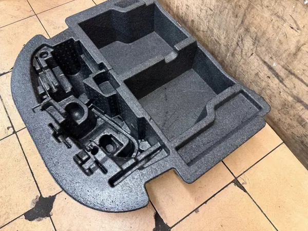 Insertion de coffre en polystyrène OEM 5E5863957A Skoda Octavia III image 3