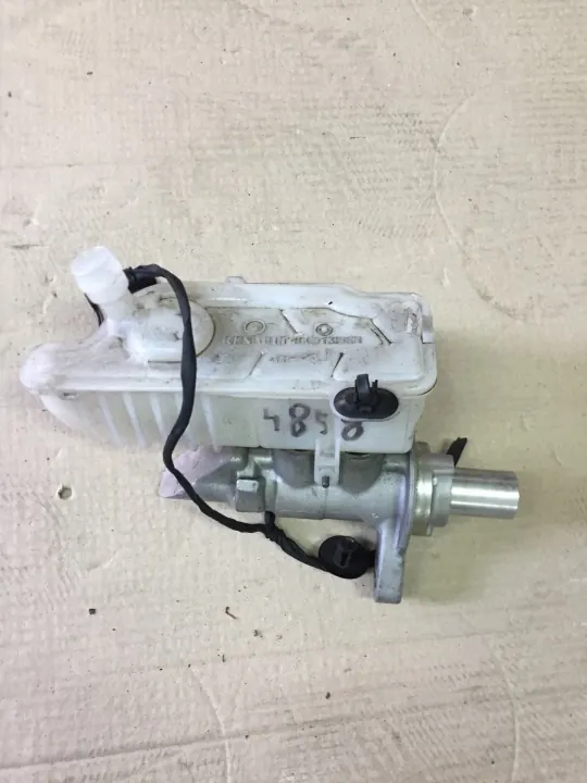 Depósito de líquido de travão OEM 460913198R Renault image 2