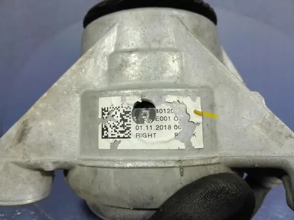 OEM Lochow-300471-01 Moottorin oikea tuki Mercedes AMG GT image 5