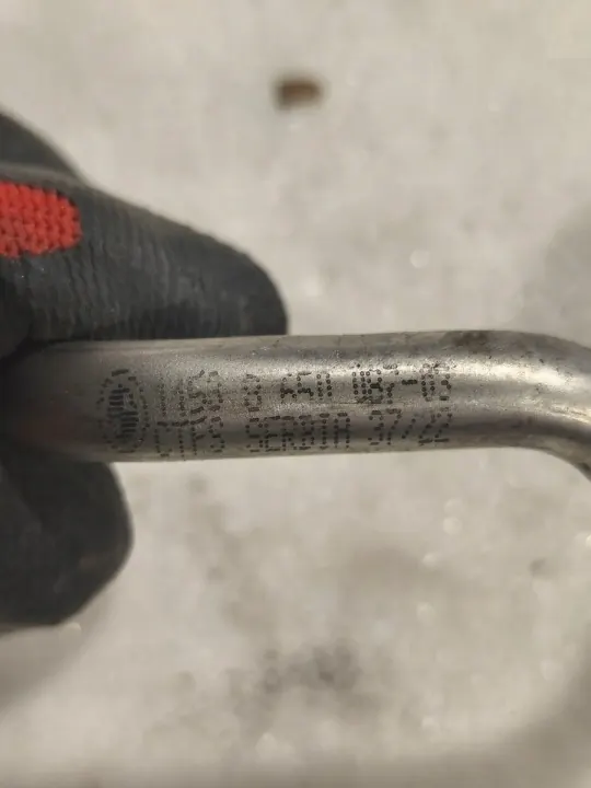 BMW G30 G11 Turbo-oljerör OEM 8650087 - Begagnad image 3