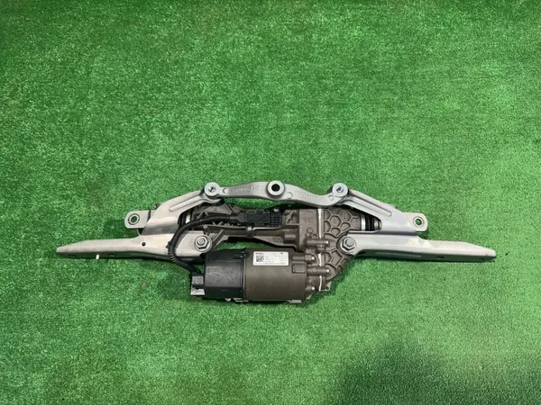 BMW M5 G90 Stuuractuator OEM 8878089-02 image 2