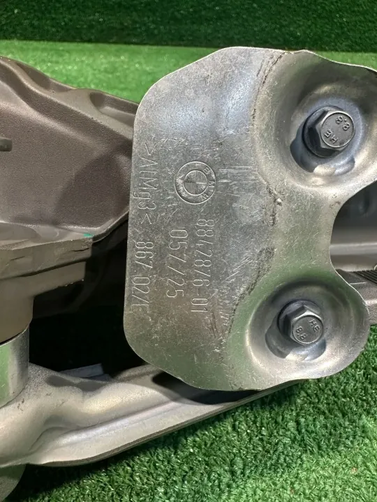 BMW M5 G90 Stuuractuator OEM 8878089-02 image 4