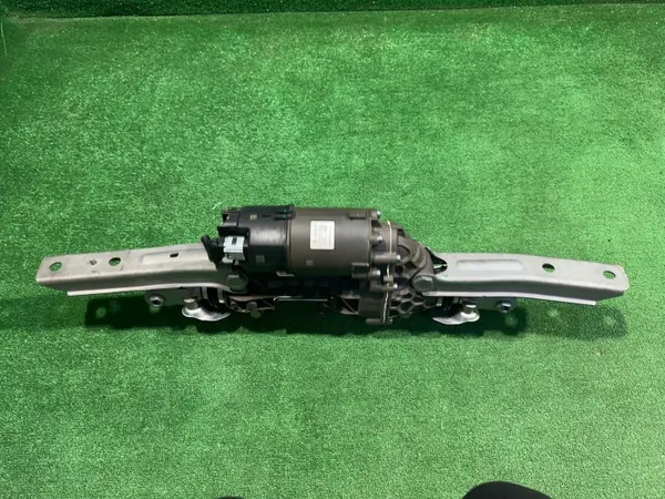 BMW M5 G90 Stuuractuator OEM 8878089-02 image 6