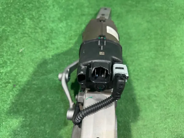 BMW M5 G90 Stuuractuator OEM 8878089-02 image 9