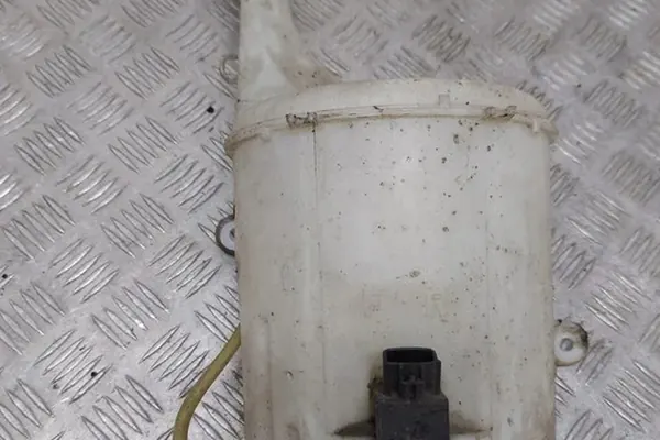 Ruitensproeierreservoir TOYOTA YARIS (_P1_) 8533010290 image 2