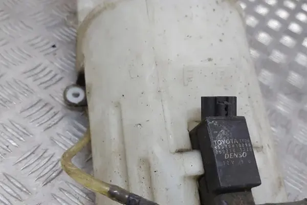 Ruitensproeierreservoir TOYOTA YARIS (_P1_) 8533010290 image 3