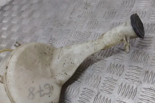 Ruitensproeierreservoir TOYOTA YARIS (_P1_) 8533010290 image 4