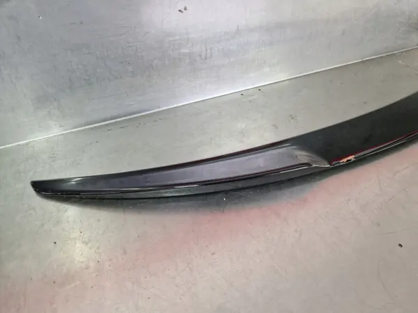 Alfa Romeo Giulia Spoiler OEM 50903622 - Baklucka image 3