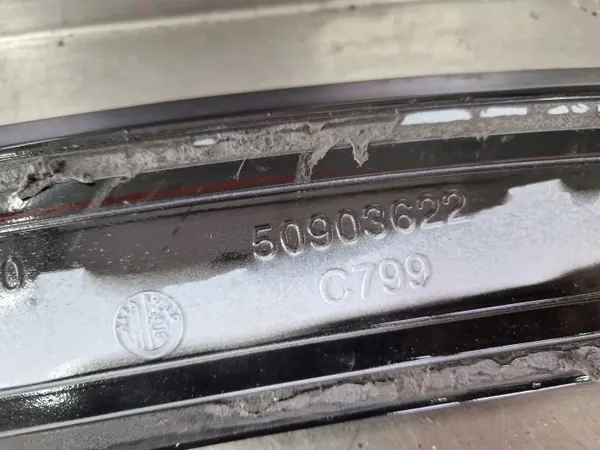 Alfa Romeo Giulia Spoiler OEM 50903622 - Baklucka image 9