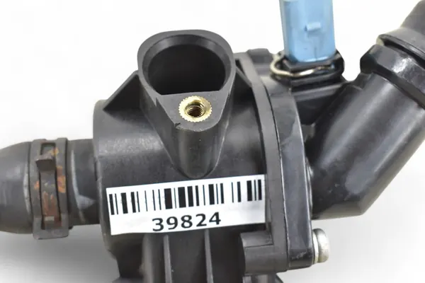 Carcasa de Termostato AUDI A4 B6 B7 1.6 16V 06B121111L image 4