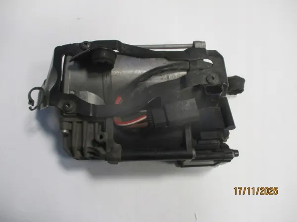 Mercedes-veringspomp OEM A2133200104 Gebruikt image 2