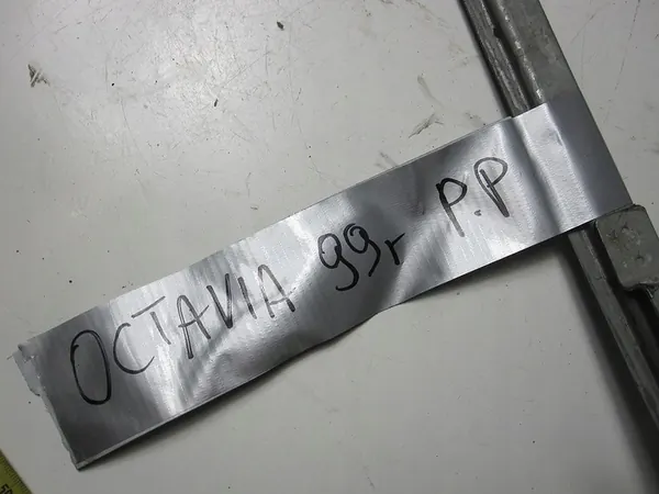 Elevador de vidro elétrico Skoda Octavia dianteiro direito OEM 1U0837462B image 3