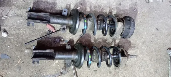 Vorderer Linker Stoßdämpfer OEM - Gebraucht Renault OE image 2