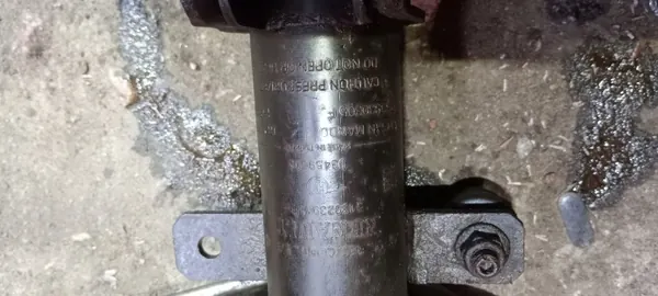 Vorderer Linker Stoßdämpfer OEM - Gebraucht Renault OE image 4