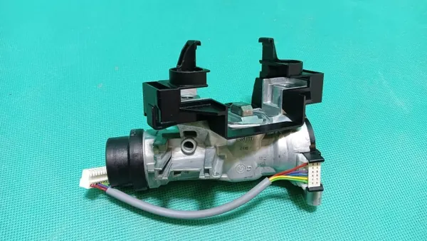 OEM 5G6 959 752 Interruptor de Encendido con 2 Llaves - Usado image 3