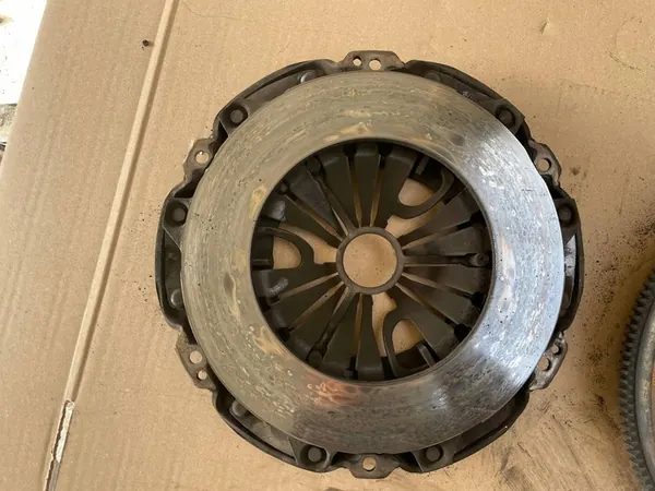 Kaksoismassakytkin Mercedes-Benz Sprinter W906 A6420300705 image 5