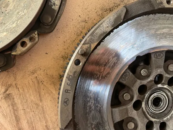 Kaksoismassakytkin Mercedes-Benz Sprinter W906 A6420300705 image 7