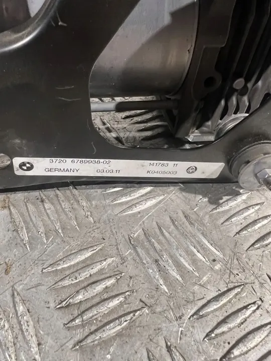 Achter luchtvering compressor OEM 6789938 BMW X5 image 4