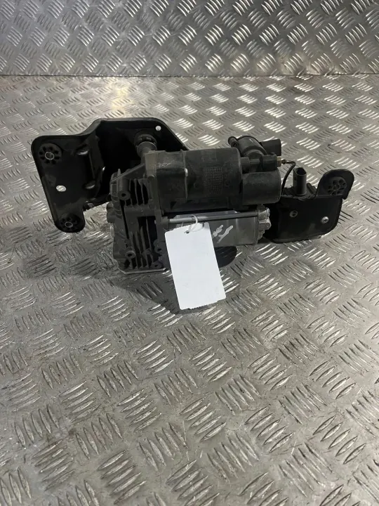 Achter luchtvering compressor OEM 6789938 BMW X5 image 5