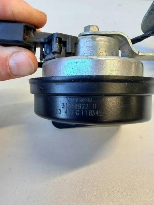 Gebruikte claxon OEM 31349822 voor Volvo S60 II 2.0L Diesel image 3