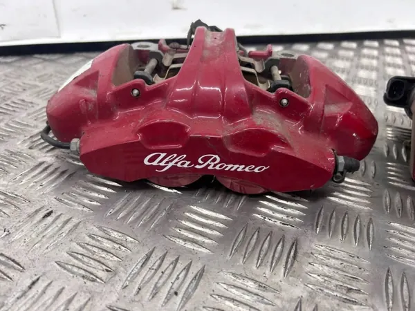 Alfa Romeo Stelvio jarrulevy- ja puristinsarja 00505534550 image 10