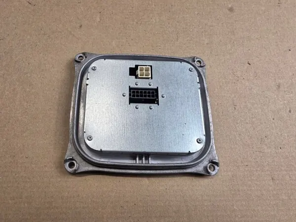 LED-muunnin OEM 130732928400 Alfa Romeo Giulialle image 3