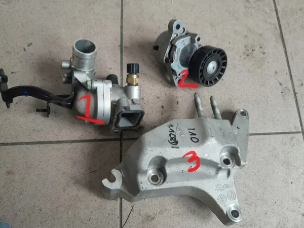 OEM 25281-2A000 Thermostatbehuizing & Bevestiging image 2