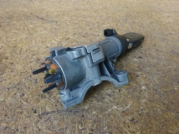 AUDI A3 8L Sytytysavainsetti 4B0905851G image 3