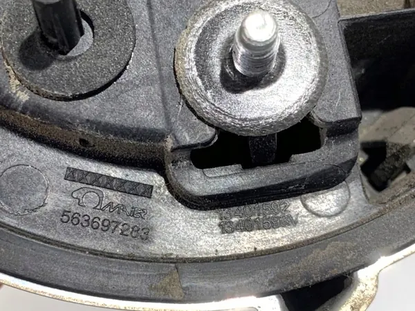 Tirador de portón OEM 563697283 para Opel Corsa E image 4