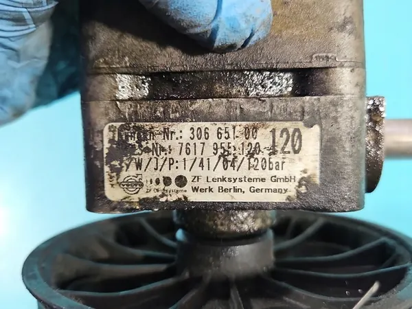 Bomba de direção assistida Volvo XC90 I 02- OEM 30665100 image 7
