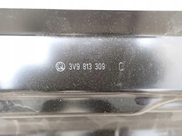 OEM 3V9813309C Takaistuimen Selkänoja Skoda Superb III image 3