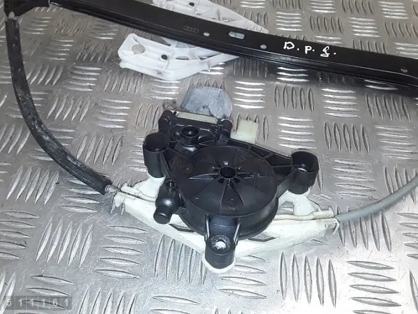 Regulador de ventana Audi A3 OEM 8v4839462 - Usado image 4