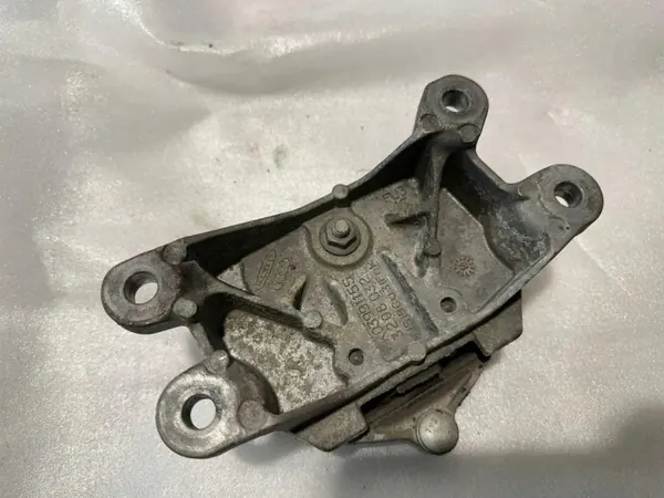 Audi OE 8K0399115S Getriebelager Halterung image 3