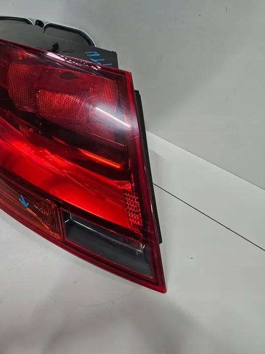 Luz Trasera Izquierda Audi TT 8J 8J0945095C image 2