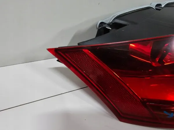 Luz Trasera Izquierda Audi TT 8J 8J0945095C image 7