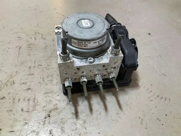 Pompe ABS d'occasion OEM DG9H437A0 pour Mazda 2 (DL, DJ) image 4
